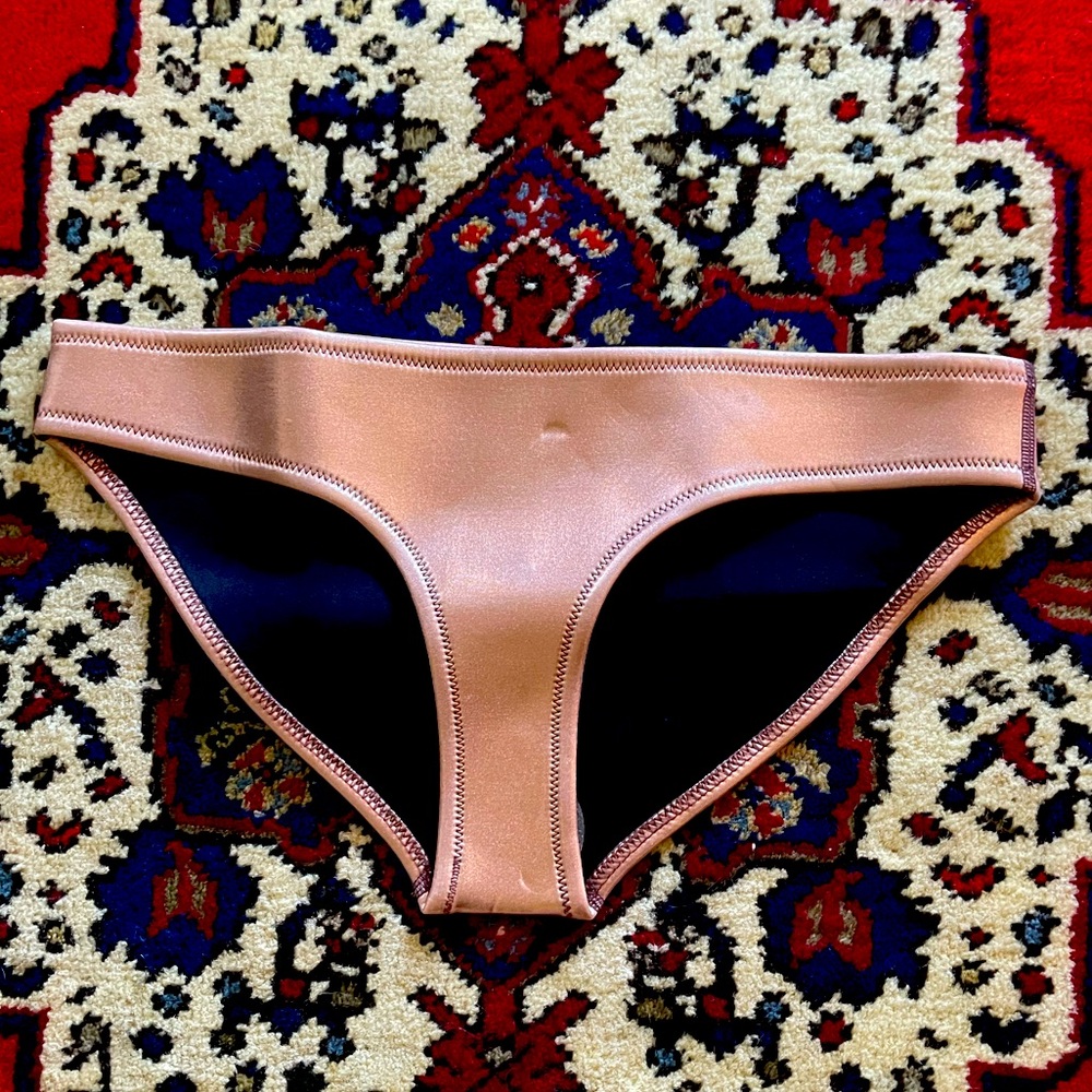 Triangl neoprene bottoms size medium